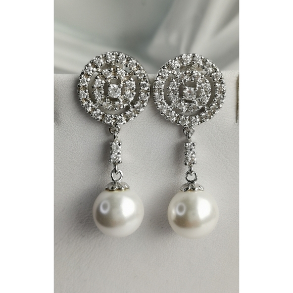 NWT White Sapphire White Shell Pearl earrings in Sterling Silver - Picture 7 of 8